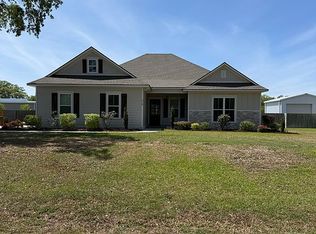 516 Barfield St, Hahira, GA 31632