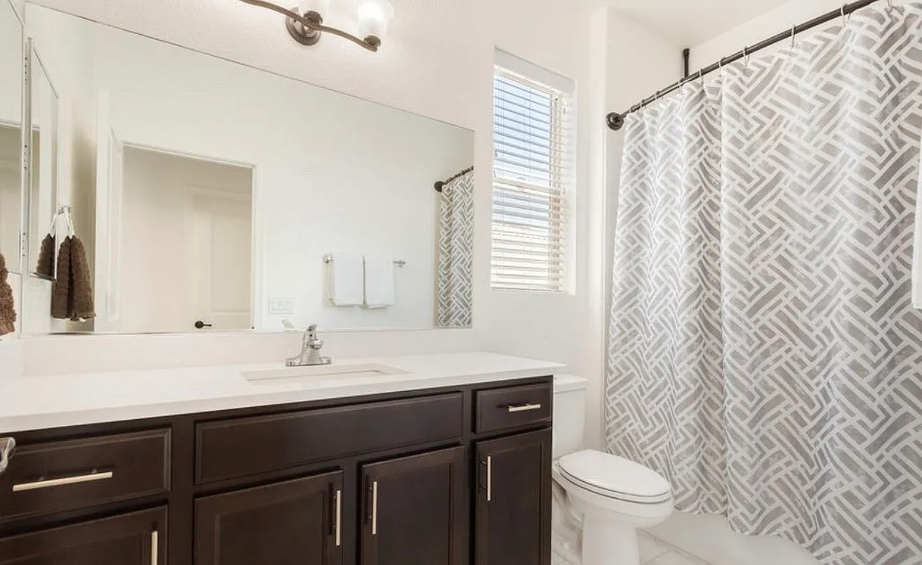 3 bed, 2022 sqft, $2,300 — Photo 4