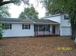 715 W South St, Bethany, IL 61914