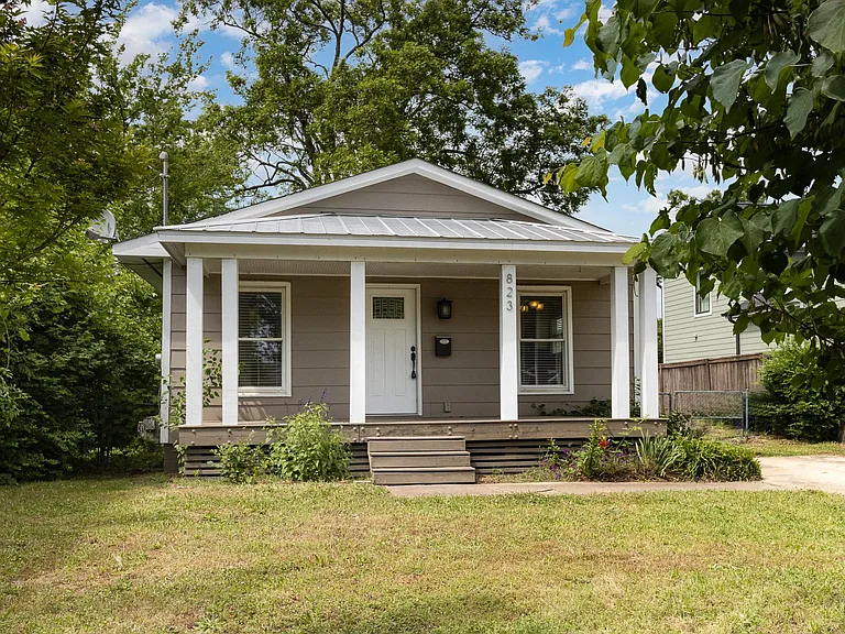 823 Cotton Pl — Photo 2