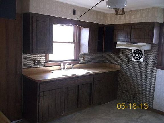 5th image of 14441 Blaine Ave