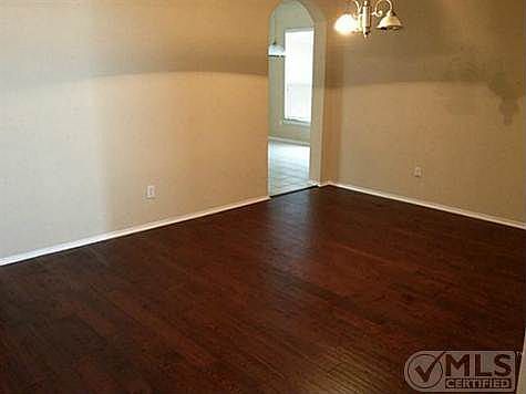5th image of 9821 Old Field Dr