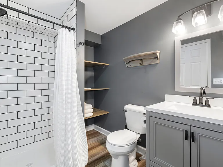 260 Longview Dr — Photo 16
