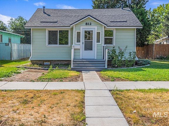 2nd image of 812 7th Ave S