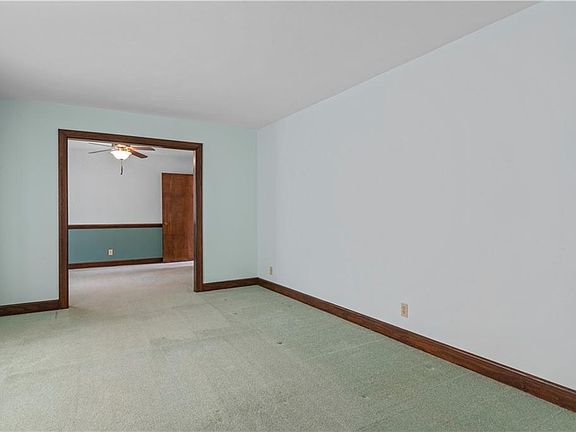 3rd image of 2918 Duke Of York Dr