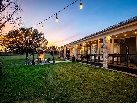 4th image of 12700 Woman Hollering