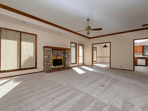 5th image of 520 W Greenwood Street