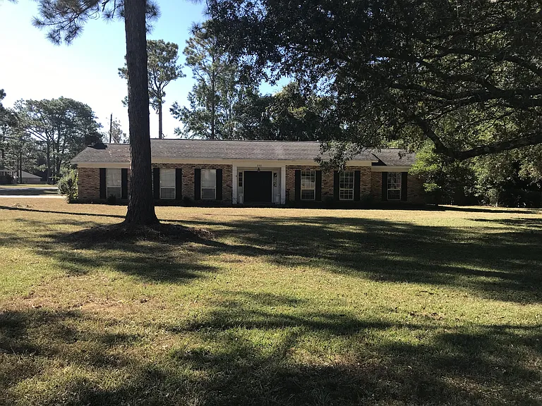 202 Adams Dr — Photo 21