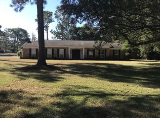 202 Adams Dr, Crestview, FL 32536