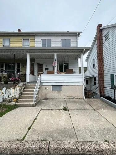 158 W Coal St Photo 1