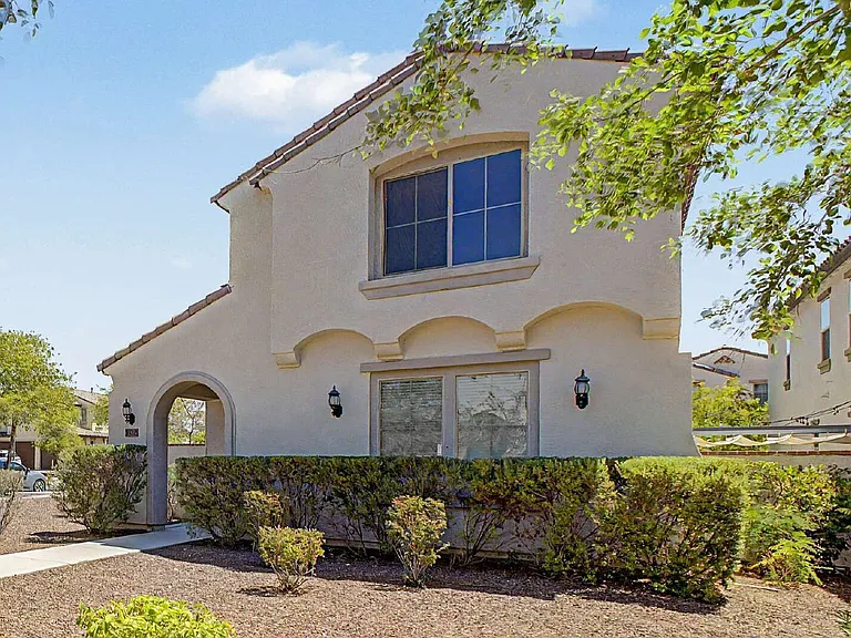20515 W Maiden Ln — Photo 6
