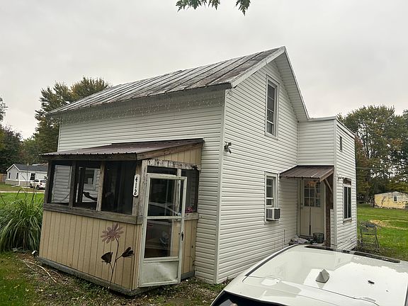 4th image of 412 N Elm St