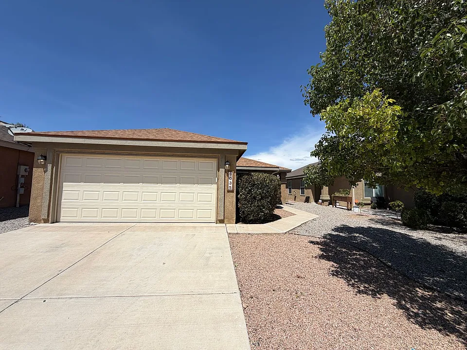 8035 Sierra Altos Pl NW