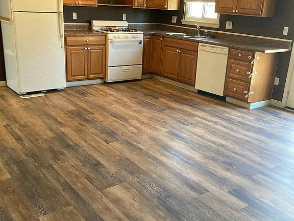5th image of 8860 Briarwood Dr