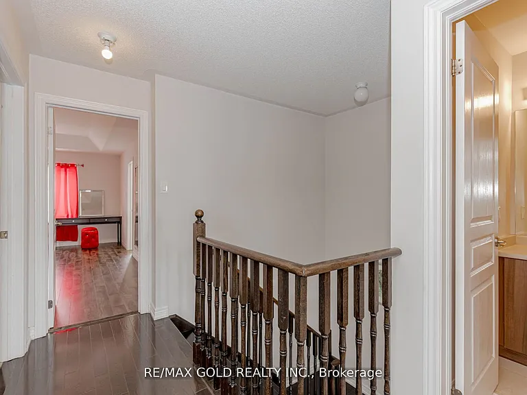 39 Chesterwood Cres — Photo 26