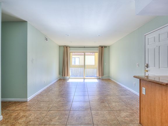 4th image of 1116 W Blaine St APT 203