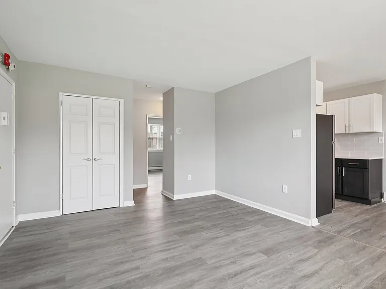 Step into comfort at Mt. Vernon Apartments, where modern design meets functionality. Enjoy an open floor plan, stylish interiors, and ample natural light, perfect for your lifestyle. Schedule a tour today and make this your new home!