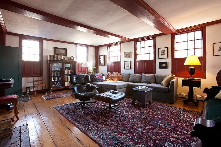 Large Sunny Living Room
