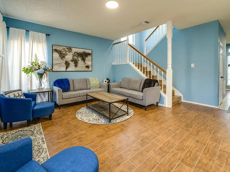 305 Indian Trail Ln — Photo 21