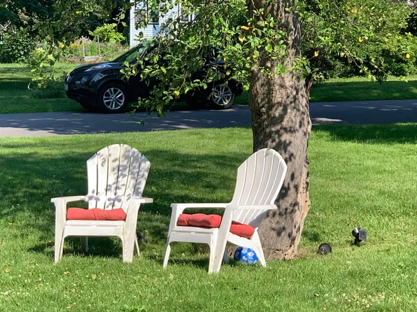 1 Crescent View Ave #1, Cape Elizabeth, ME 04107