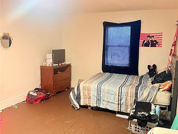 2nd image of 417 New Castle Ave