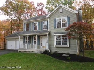 2148 Bedford Dr, Bushkill, PA