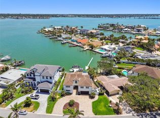 2233 Donato Dr, Belleair Beach, FL 33786
