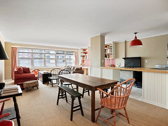 4th image of 401 E 74th St #14HH