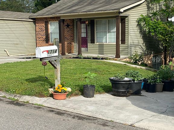 3rd image of 1716 Woodpointe Dr #A