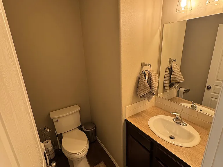 2537 Denton St — Photo 23