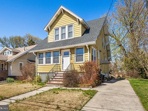 3rd image of 909 Belmont Ave