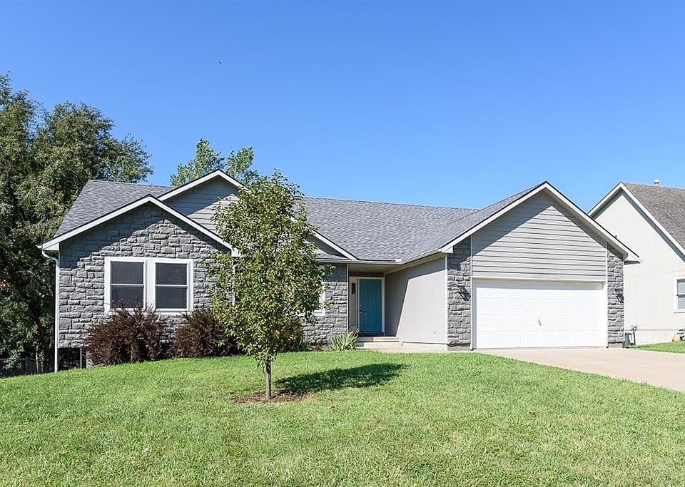 1st image of 2208 Hidden Valley Dr