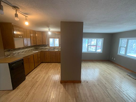 4th image of 5251 42nd St