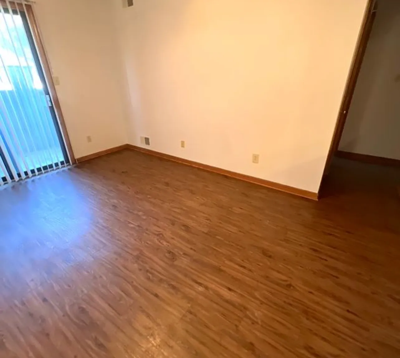 2 bed, 985 sqft, $1,199 — Photo 3