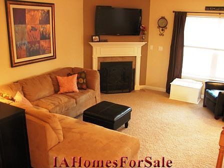 Living Room with fireplace