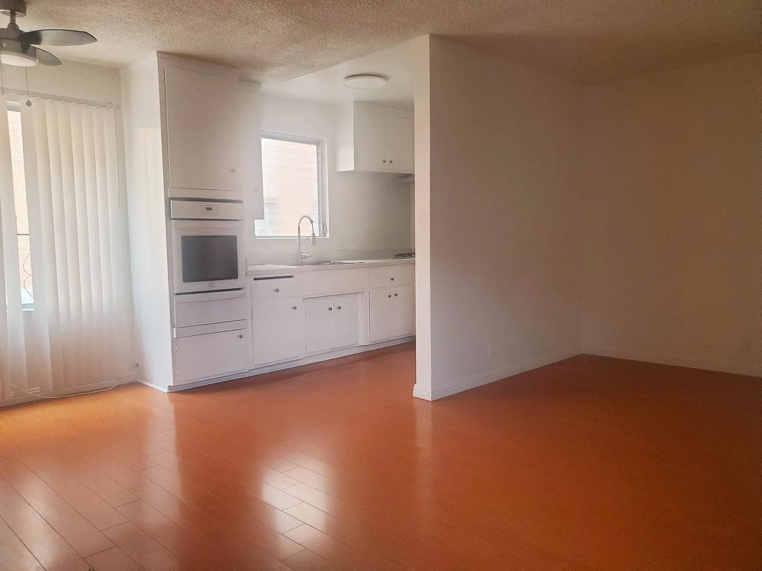 827 S Saint Andrews Pl — Photo 4