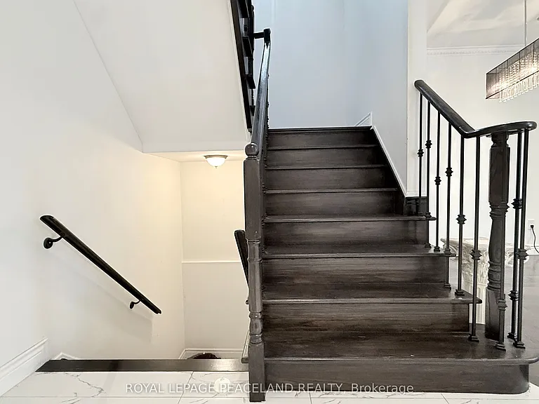 110 Annina Cres — Photo 10
