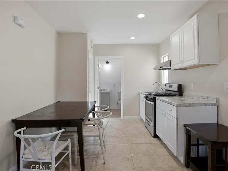 7542 White Oak Ave — Photo 7