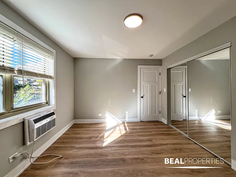 452 W Oakdale — Photo 24