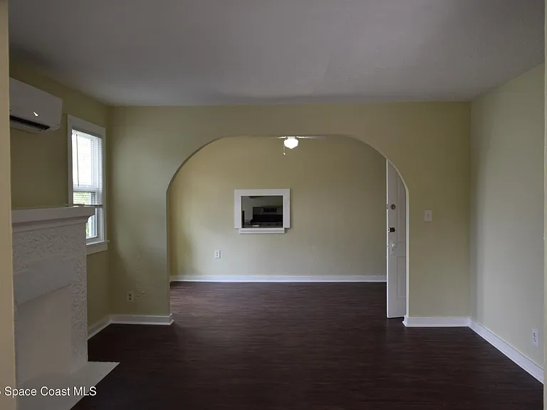 658 Young St #1 — Photo 6