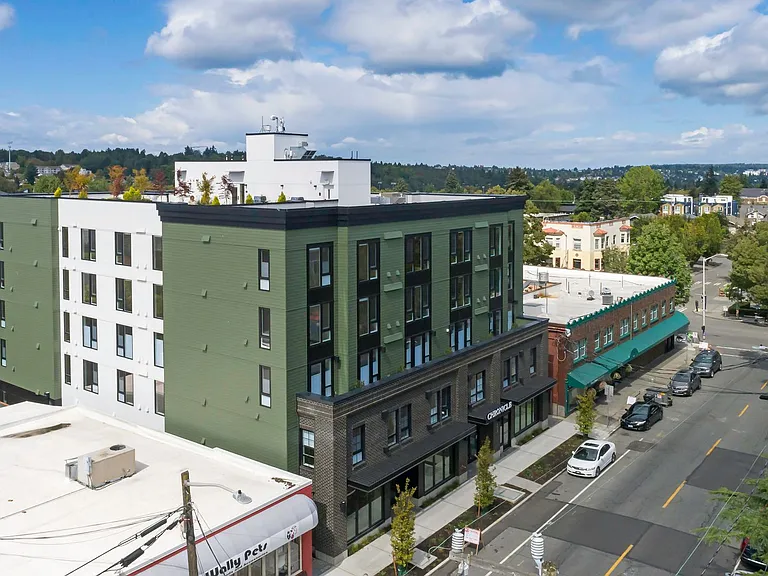 CHRONICLE: Stylish Wallingford Studios with Full Appliance Package & Premium Amenities — Photo 37