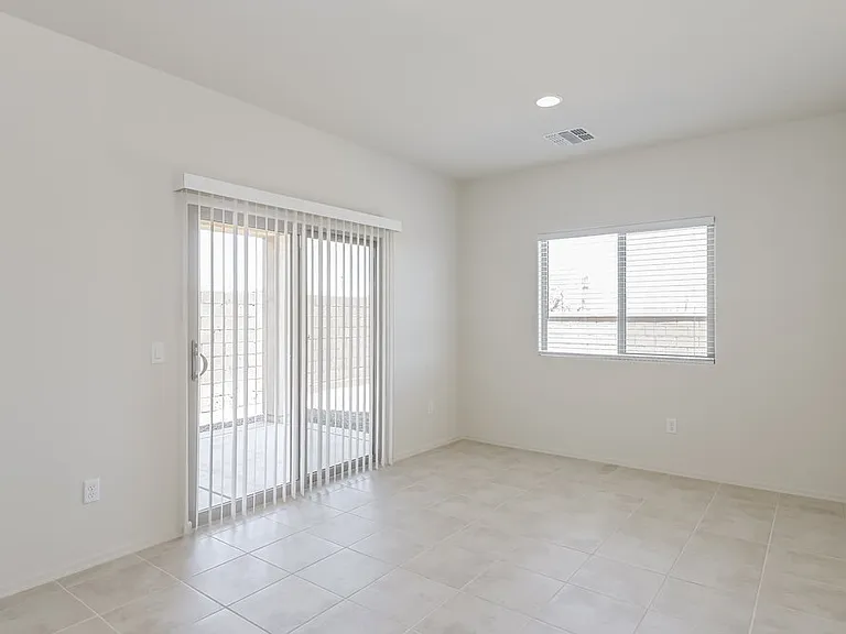 836 W Calle Falerno — Photo 7