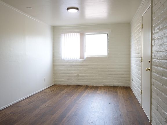 3rd image of 3411 E Monte Vista Dr