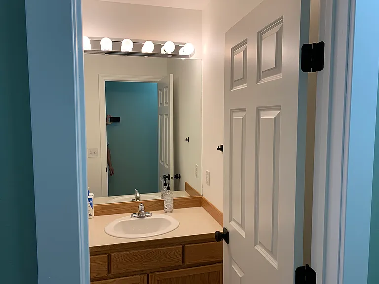 2491 Aviation Dr — Photo 8