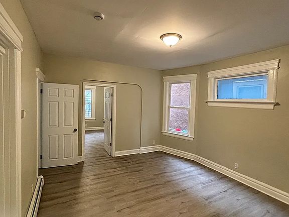 4th image of 807 S 13th St #6C