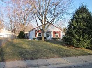 81 Amesbury Rd, Montgmry, IL 60538