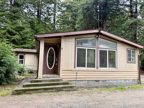 2nd image of 300 Creekside Ln