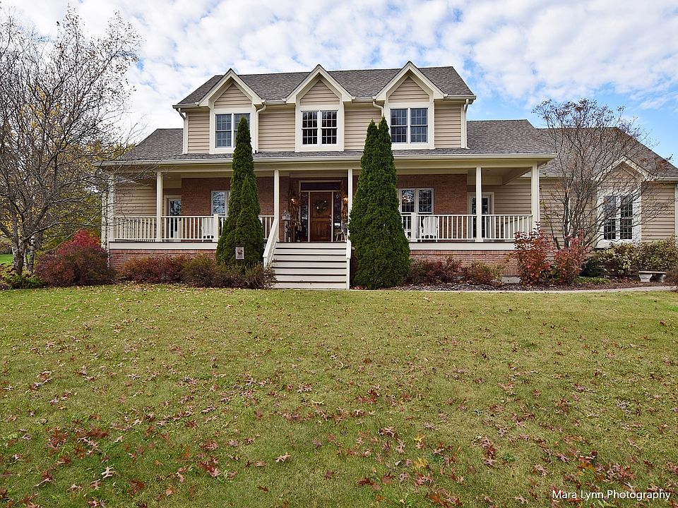 1st image of 41W108 S Bridle Creek Dr