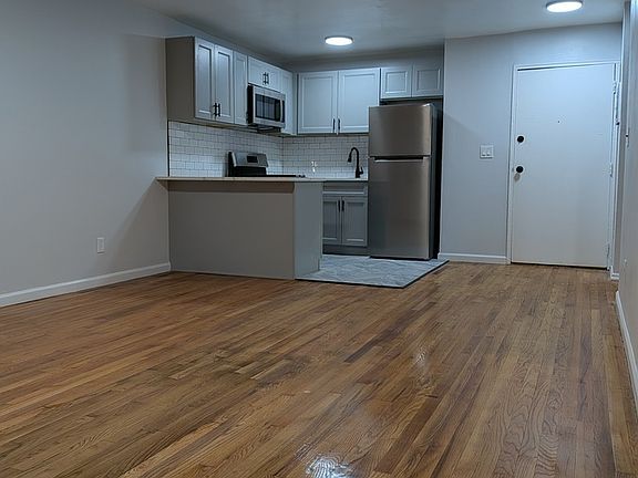 4th image of 725 Scotland Rd