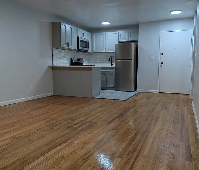 725 Scotland, orange, NJ — Photo 4